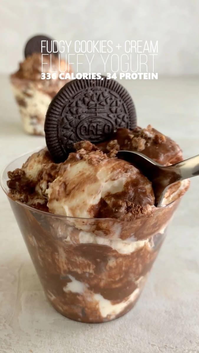 Protein Fudgy Cookies & Cream Fluffy Yogurt