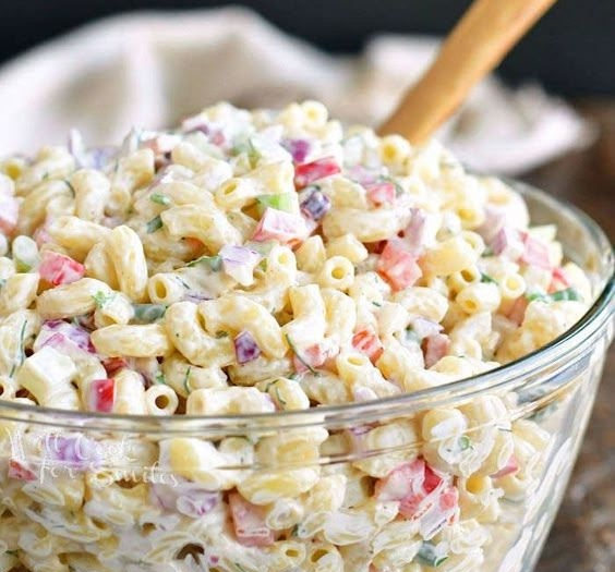 Classic Creamy Macaroni Salad