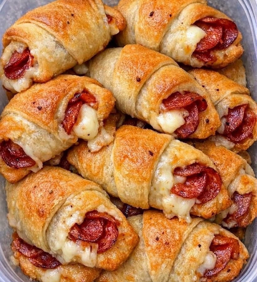 3-Ingredient Pepperoni Pizza Crescent Rolls