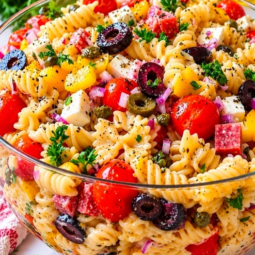 Creamy Mediterranean Pasta Salad with Mozzarella, Olives & Cherry Tomatoes