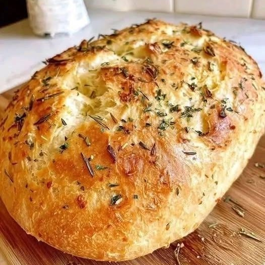 No-Knead Garlic Herb Homemade Bread